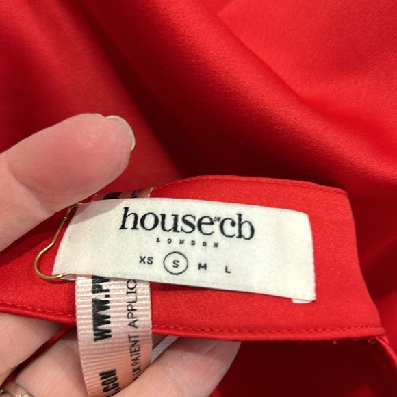 HOUSE OF CB NEW Ilaria Backless Bow Halter Dress in Red Size Small - Picture 11 of 12